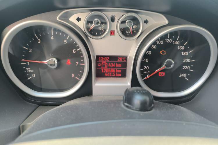 Used Ford Focus 2011 Sedan 1.8L Manual Comfort Model
