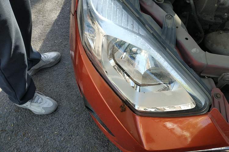 Used FAW Xiali N7 2014 1.3L Manual Sport Luxury Model Right Front Headlight