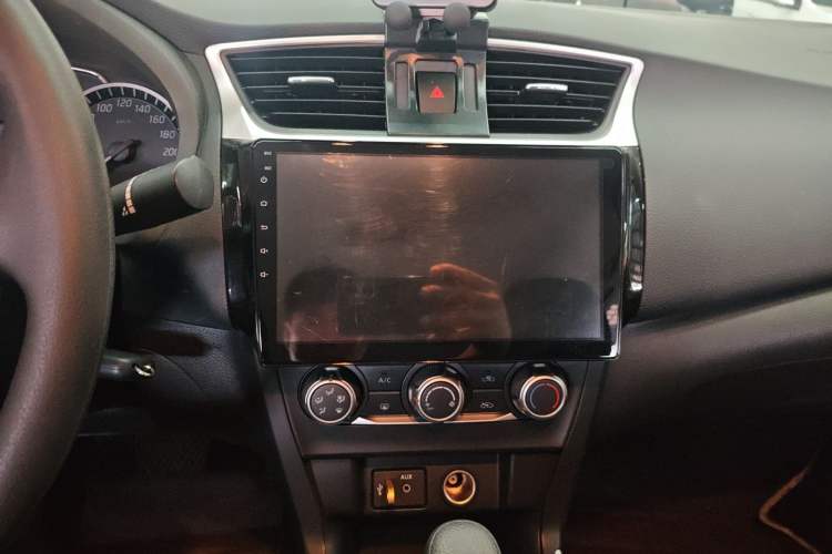 Used Nissan Sylphy 2019 Classic 1.6XE CVT Comfort Edition Audio And AC Panel