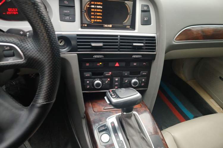 Used Audi A6L 2011 2.4L Comfort Edition Audio And AC Panel