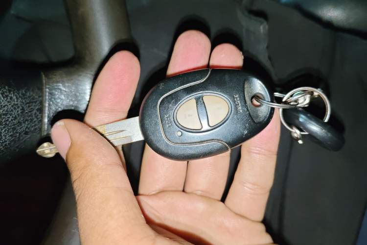 Used JMC Baodian 2018 2.9T New Value-Added 4x4 Diesel Comfort Version with Standard Cargo Bed – JX4D30B5L Vehicle Key