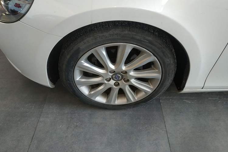 Used Volvo V40 2018 T3 Zhiyi Edition
