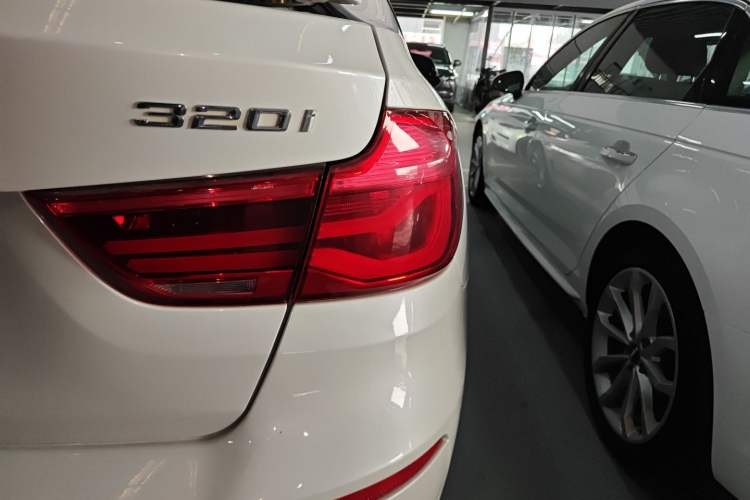 Used BMW 3 Series GT 2018 320i Sport Edition
