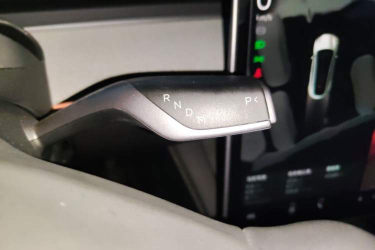 Used Tesla Model Y 2024 Long-Range All-Wheel-Drive Version
