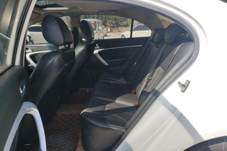 Used Geely Auto Emgrand 2017 Sedan Million Edition 1.5L CVT Upward Connectivity Version