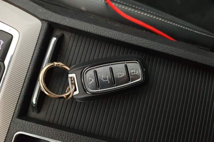 Used Roewe RX5 New Energy 2017 eRX5 50T Hybrid Connected Prestige Flagship Edition
