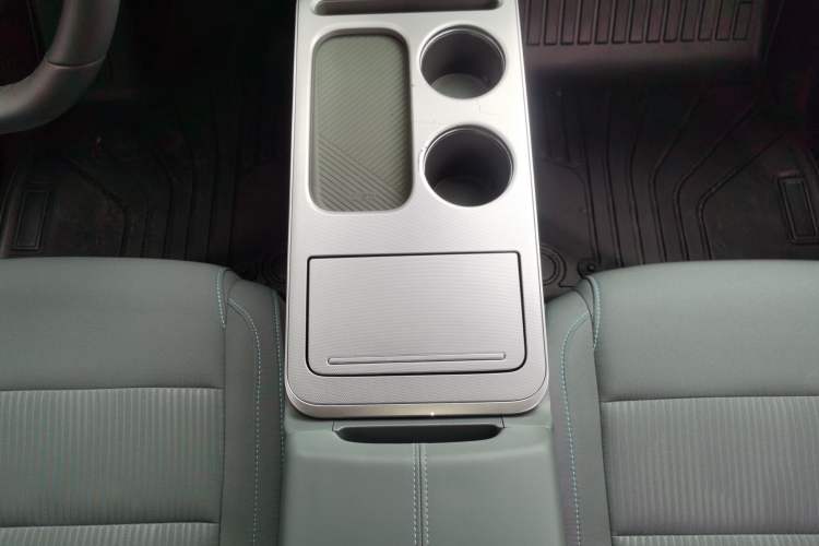 Used AION Y 2023 Plus 510 Enjoy Edition Gear Lever