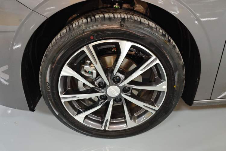 Used Geely Auto Emgrand 2026 Model 4th Generation 4 Millionth Anniversary Edition 1.5L CVT Feiyue Edition
