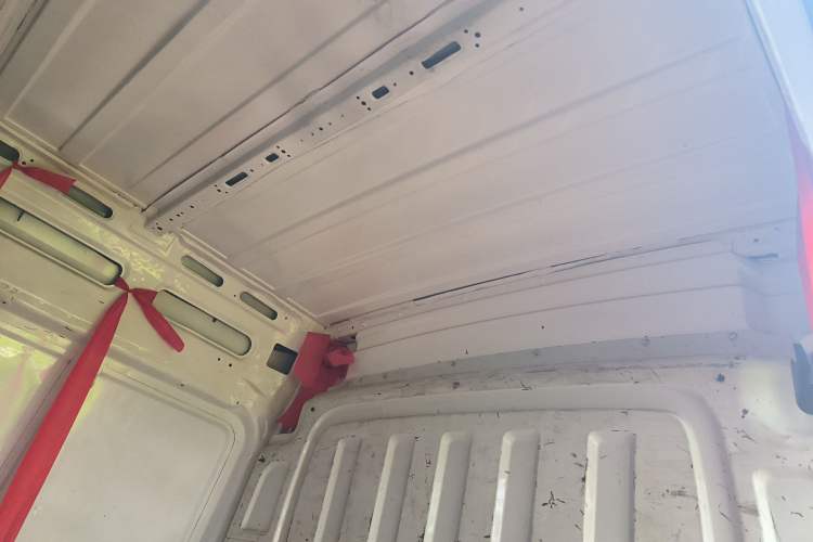 Used SAIC MAXUS Xintu V80  Headliner