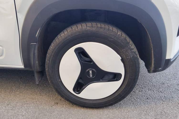 Used Dongfeng NAMMI BOX 2022 Revised Light Wind Edition 201 km Standard Version