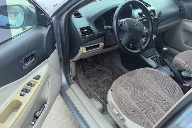 Used Bestune B50 2011 1.6L manual fashion version
