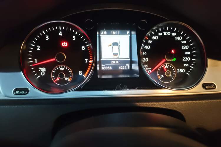 Used Volkswagen FAW-Volkswagen CC 2013 1.8TSI Luxury Model Instrument Cluster