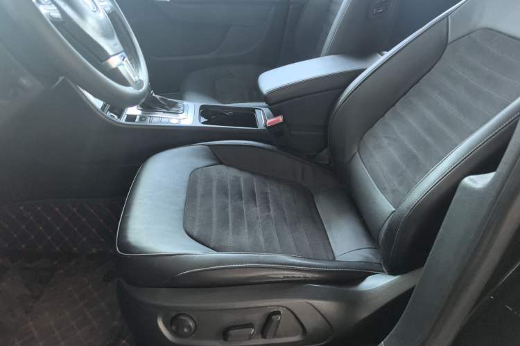 Used Volkswagen Magotan 2016 1.8TSI Luxury Comfort Model