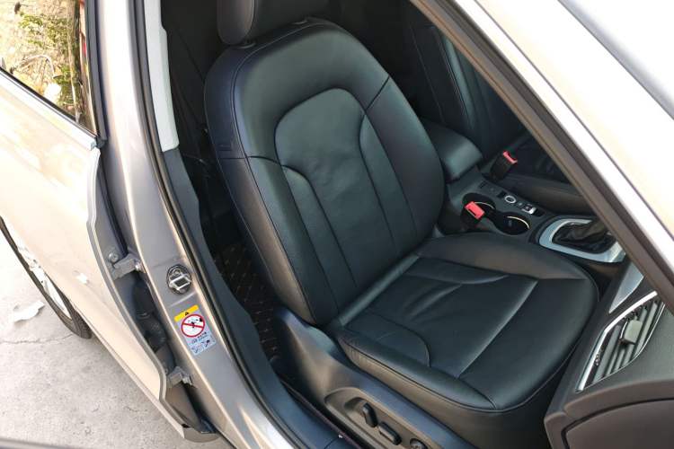 Used Audi Q3 2015 35 TFSI quattro Technology Edition Right Front Seat