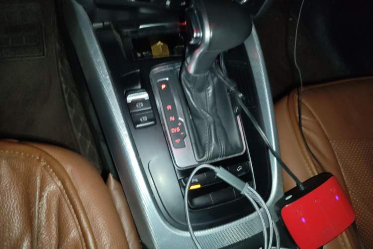 Used Audi Q5 2013 40 TFSI Technology Edition Gear Lever