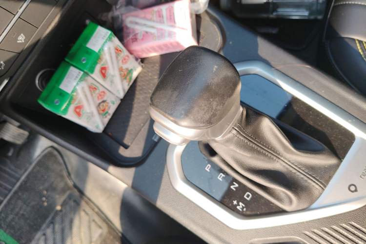 Used Great Wall King Kong Poer 2023 2.0T Automatic Diesel Two-Wheel Drive Elite Version with Long Bed – GW4D20M Gear Lever