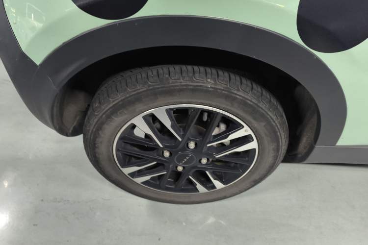 Used Chery New Energy Little Ant 2022 Sweet Pink Edition Half-Sugar Version Lithium Iron Phosphate 30 kW 301 km Right Rear Wheel Hub