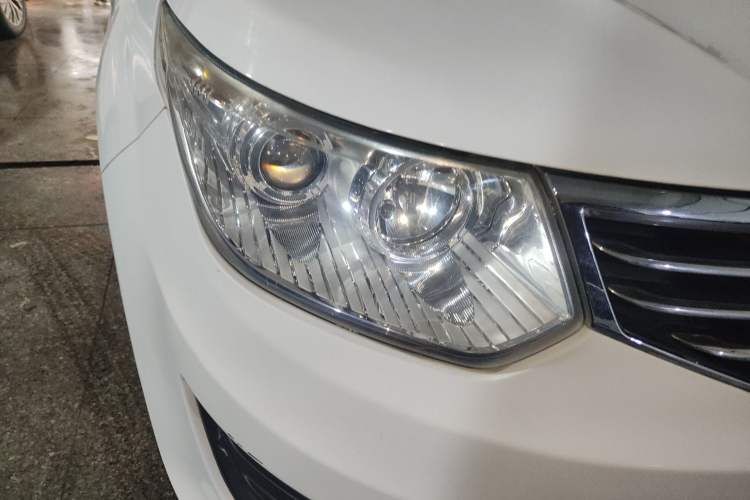 Used Cowin C3 2015 1.5L Manual Yellow Diamond Edition Right Front Headlight