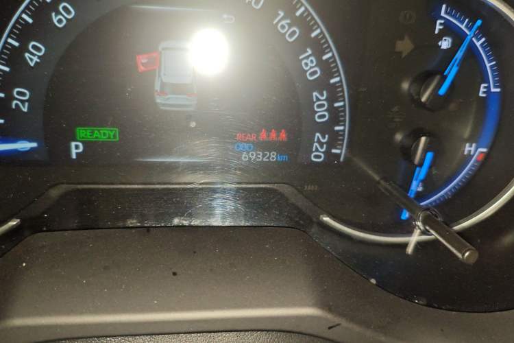 Used Toyota RAV4 2020 Dual-Engine 2.5L E-CVT Two-Wheel Drive Elite Edition Odometer Close Up