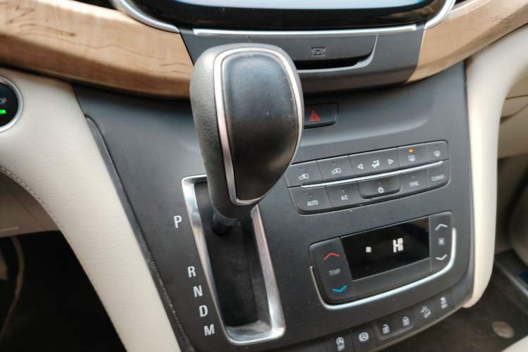 Used Buick GL8 2017 ES 28T Comfort Model China V Standard
