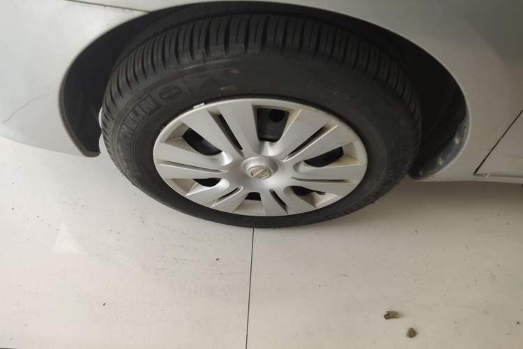 Used Nissan Livina 2015 1.6XE Manual Comfort Edition Exterior 4