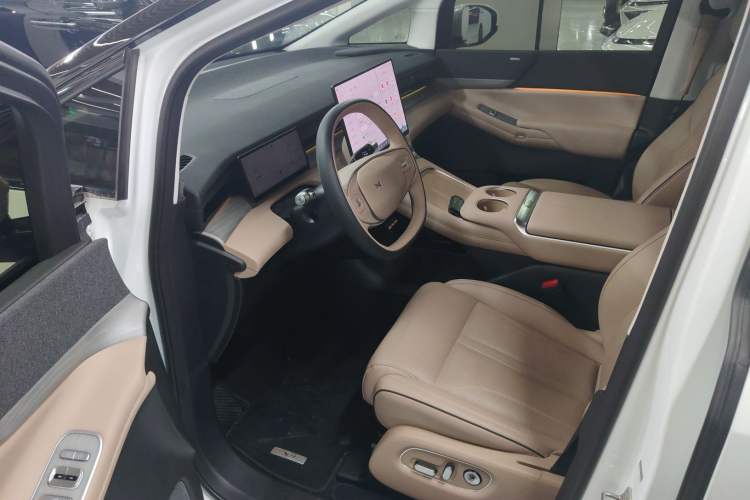 Used XPeng X9 2024 610 Long-Range Pro Driver Seat