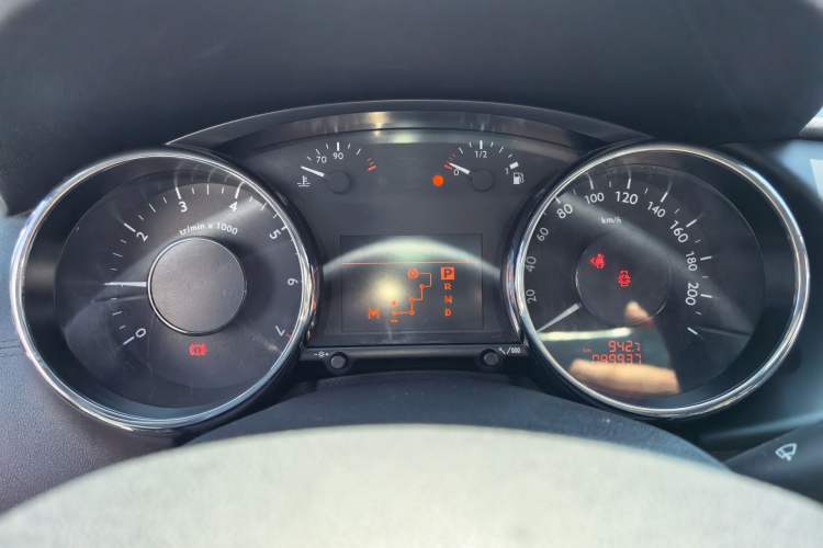 Used Peugeot 3008 2015 2.0L Automatic Classic Edition
