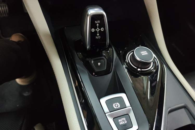 Used Lynk & Co 02 2021 2.0TD Automatic Two-Wheel Drive Zhaoshang Champion Edition Gear Lever