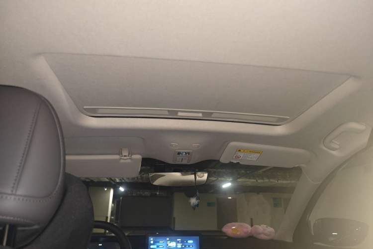 Used Roewe D6 2025 450 km Premium Edition
