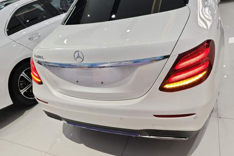 Used Mercedes-Benz E-Class 2018 Facelift E 200 L Sport Edition