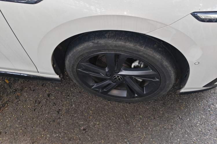 Used Volkswagen Golf 2023 Facelift 280TSI DSG R-Line Lite