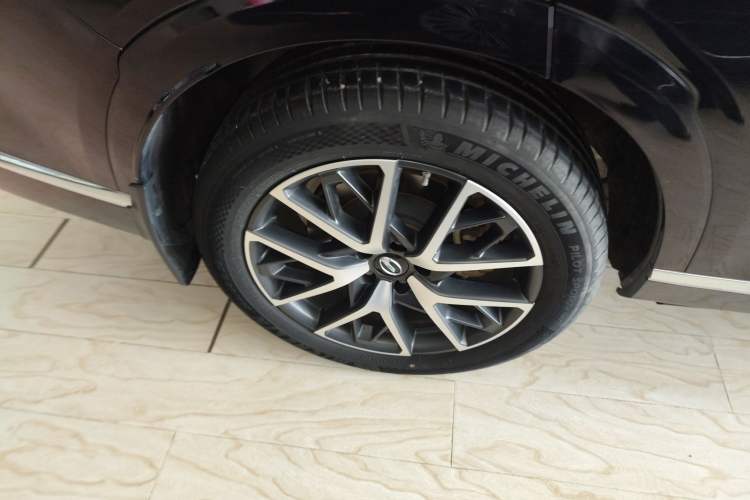 Used GAC Trumpchi ES9 2024 PHEV with 143 km Max Right Rear Wheel Hub