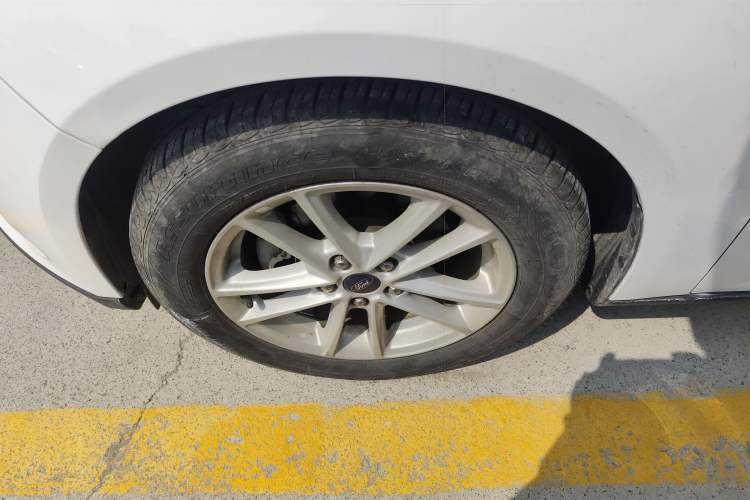 Used Ford Focus 2017 Sedan 1.6L Automatic Fashion Edition Smart Drive Version Left Front Wheel Hub