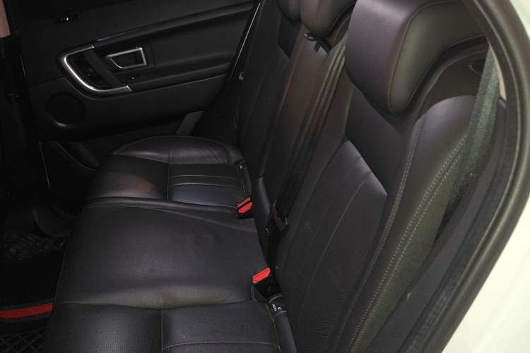 Used Land Rover Discovery Sport 2019 240 PS SE Version China VI Standard Left Rear Seat