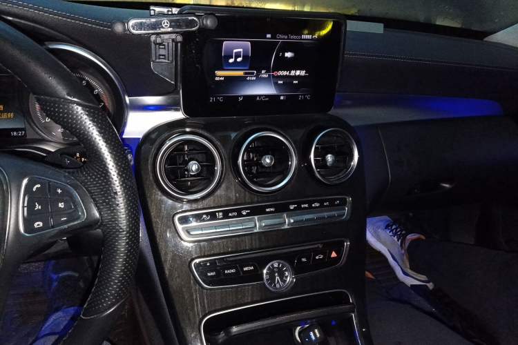 Used Mercedes-Benz C-Class 2015 C 200 L Sport Edition Audio And AC Panel