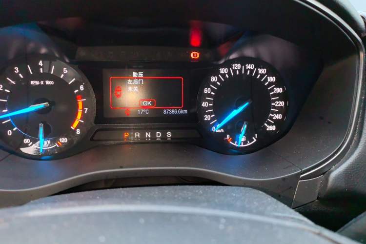 Used Ford Mondeo 2017 EcoBoost 180 Stylish Model Odometer Close Up