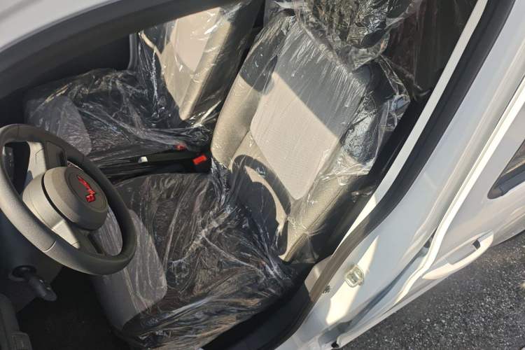 Used Wuling Zhiguang New Energy 2025 Model 305km Ambitious Edition