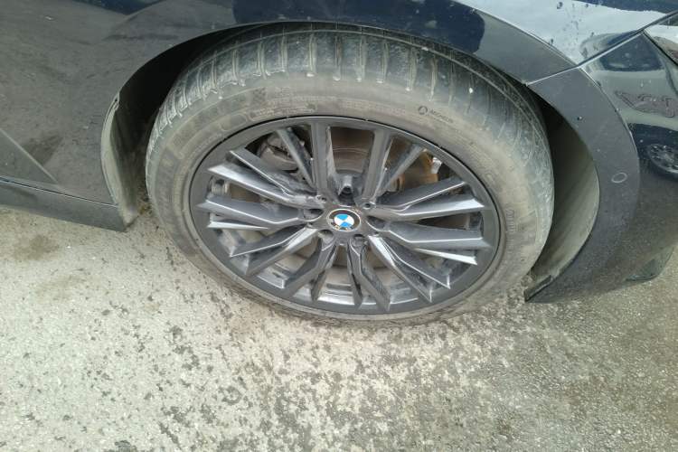 Used BMW 3 Series 2023 325i M Sport Night Edition Package Right Front Wheel Hub