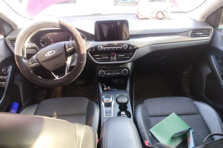 Used Ford Focus 2019 Sedan EcoBoost 180 Automatic Trend Edition
