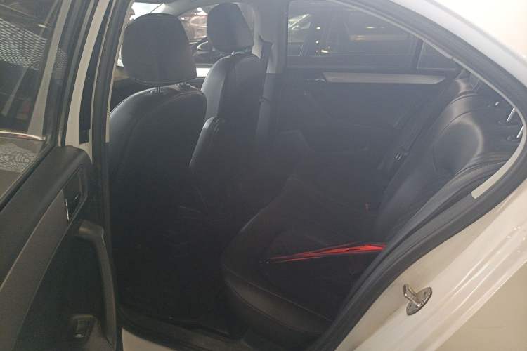 Used Skoda Rapid 2019 1.5L Manual Comfort Edition China VI Standard Left Rear Seat