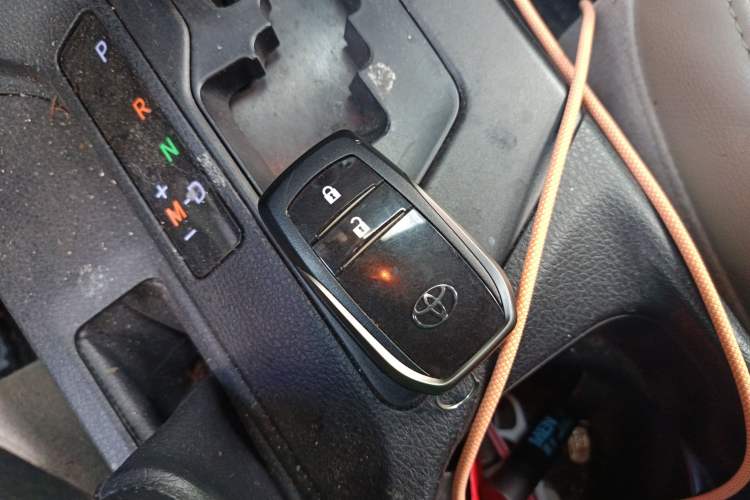 Used Toyota RAV4 2016 2.0L CVT Two-Wheel Drive Fashion Edition China V Standard