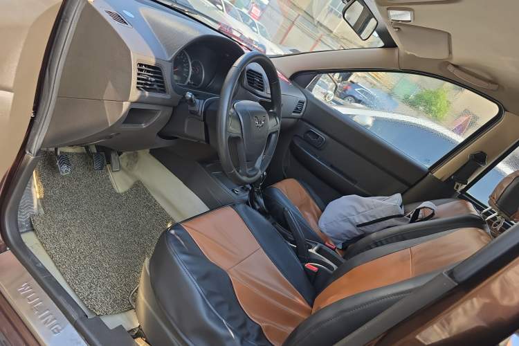 Used Wuling Hongguang 2015 1.2L S Base Model China V Standard
