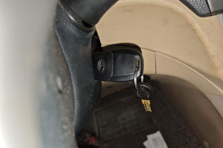 Used Soueast V5 Lingzhi 2012 1.5L Manual Standard Edition