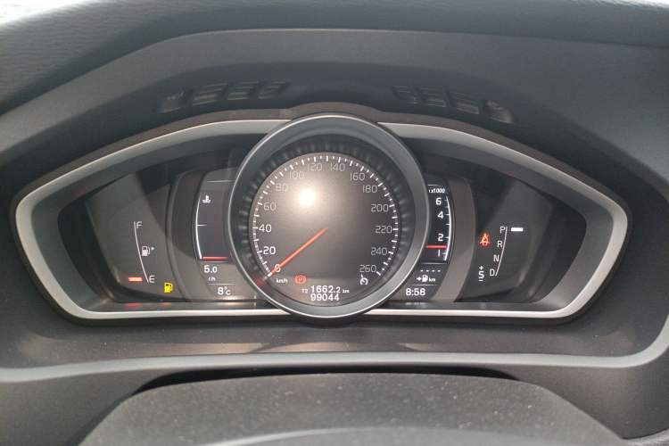 Used Volvo V40 2017 T3 Zhiyi Edition