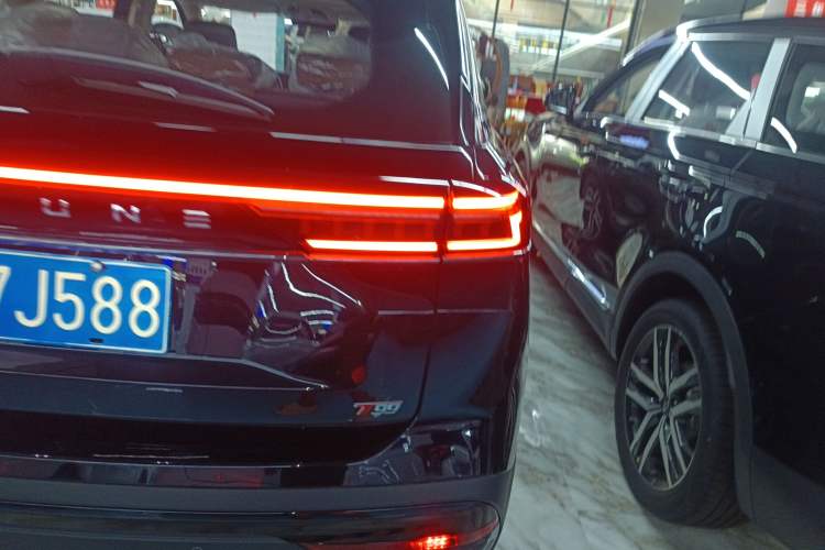 Used Bestune T99 2023 2.0T Automatic Premium (6AT)