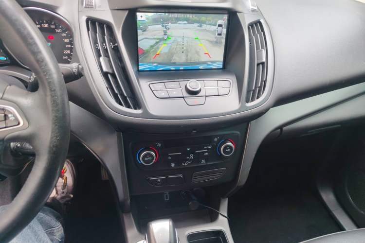 Used Ford Kuga 2019 EcoBoost 180 Two-Wheel-Drive Platinum Edition China VI Standard Audio And AC Panel