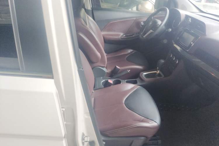 Used Venucia M50V 2017 1.6L XL CVT Luxury Edition