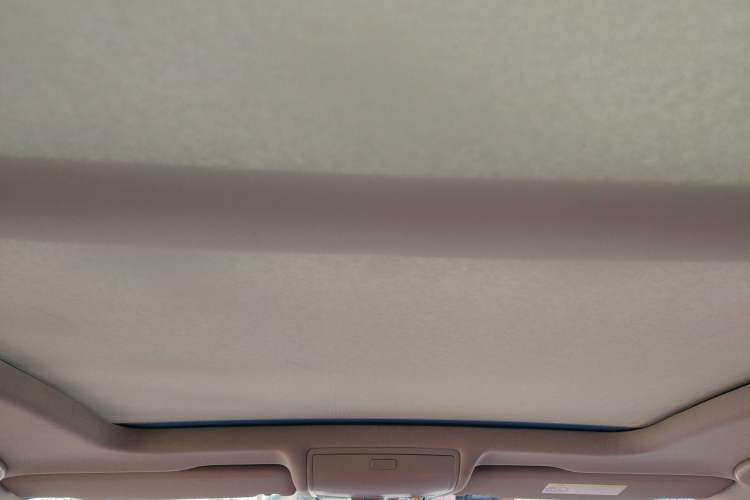 Used Volkswagen Tiguan L 2019 330TSI Automatic Two-Wheel Drive Smart Luxury Version China VI Standard Headliner