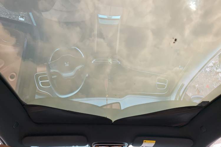 Used Rising R7 2022 High-Performance Advanced Edition Headliner