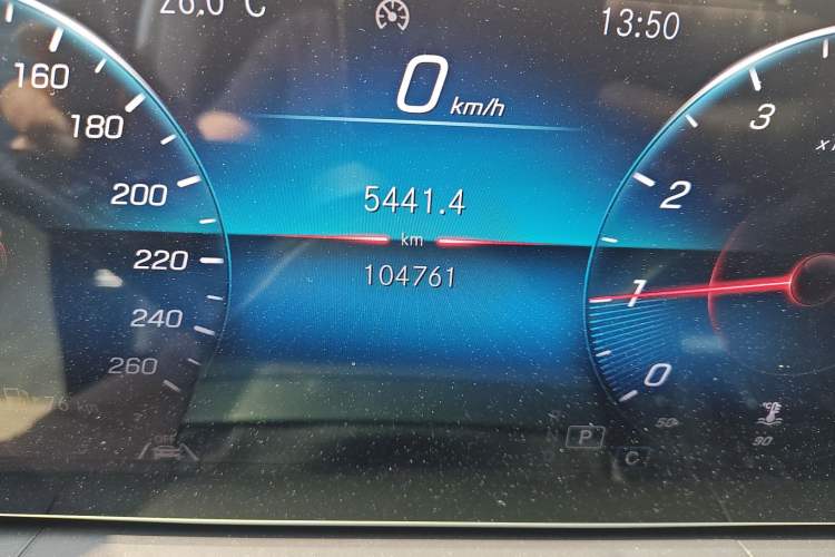 Used Mercedes-Benz GLE 2022 GLE 350 4MATIC Stylish Model Odometer Close Up